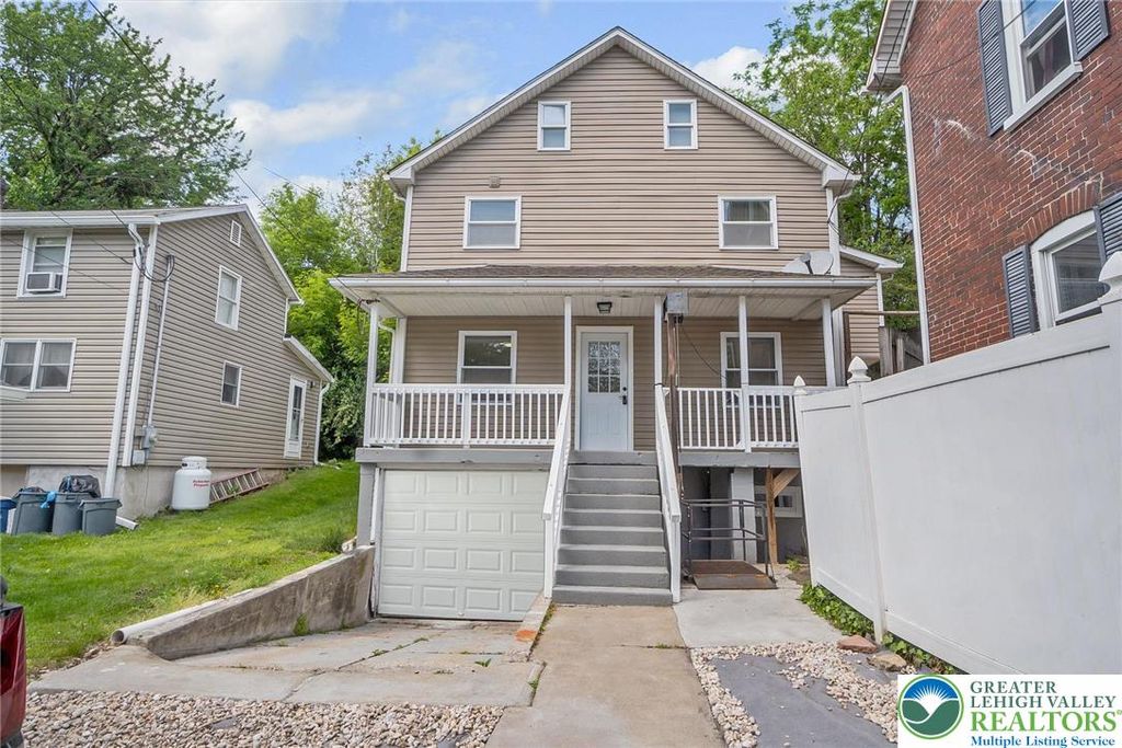 215 Lackawanna Avenue, Nazareth Boro, PA 18064