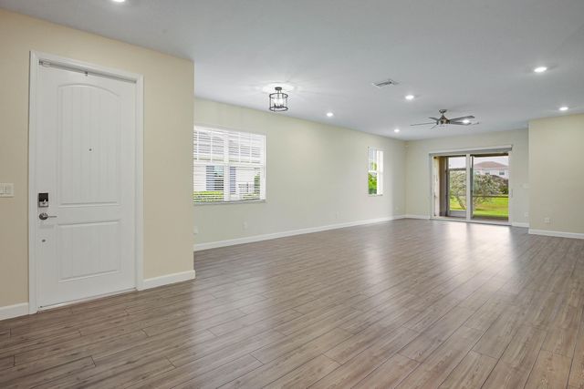 1217 HAYWAGON Trail, The Acreage, FL 33470