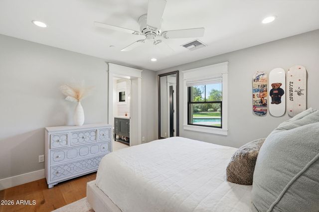 8202 N 74TH Place, Scottsdale, AZ 85258