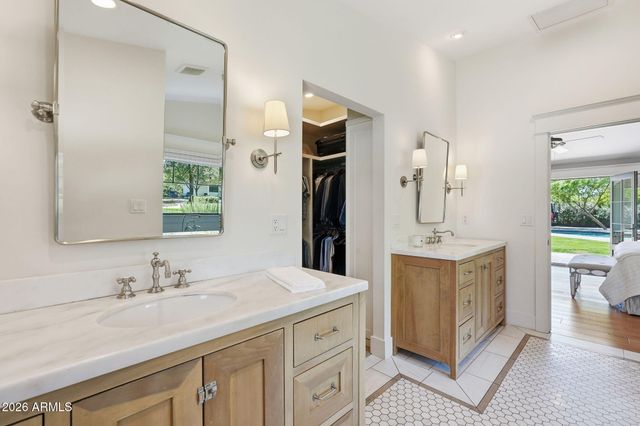 8202 N 74TH Place, Scottsdale, AZ 85258