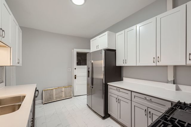 7449 S Vernon Avenue, Chicago, IL 60619