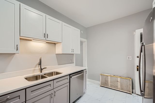 7449 S Vernon Avenue, Chicago, IL 60619