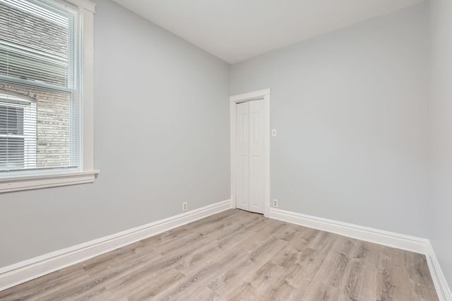 7449 S Vernon Avenue, Chicago, IL 60619