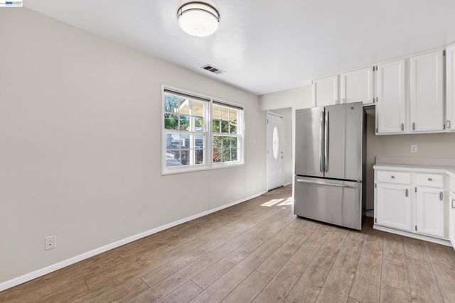 4225 Sherwood Ct, Concord, CA 94521