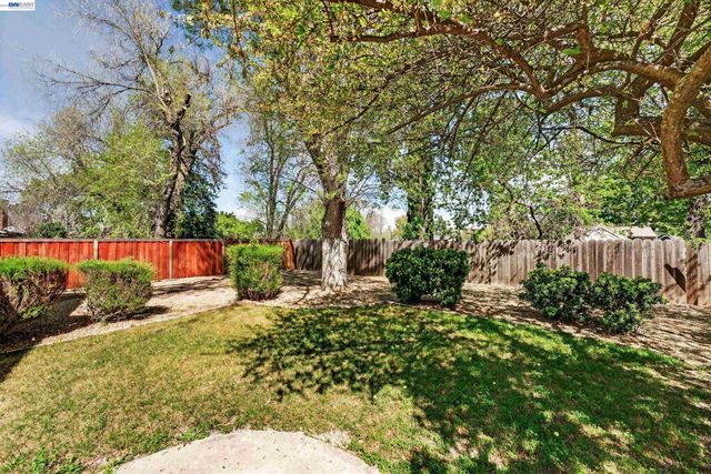 4225 Sherwood Ct, Concord, CA 94521