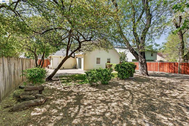 4225 Sherwood Ct, Concord, CA 94521