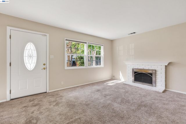 4225 Sherwood Ct, Concord, CA 94521