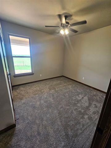 120 S 6th Ave, Sterling, OK 73567