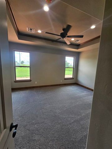 120 S 6th Ave, Sterling, OK 73567