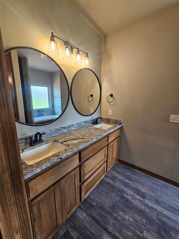 120 S 6th Ave, Sterling, OK 73567