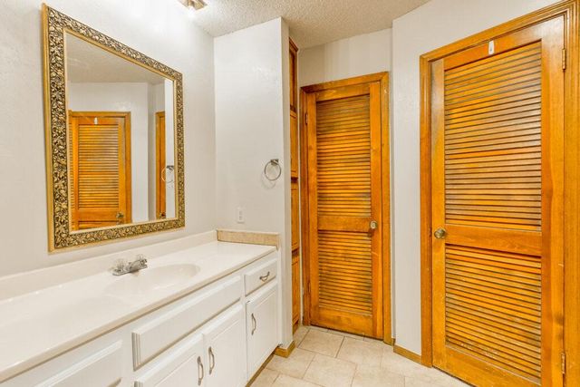 1324 Kelly Park Road, Edmond, OK 73003