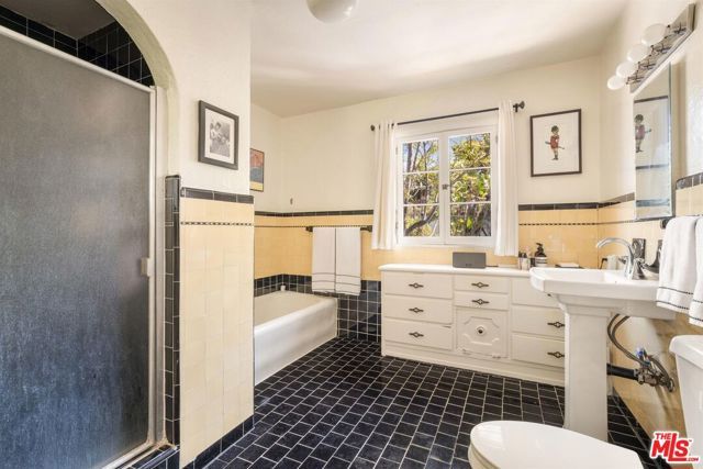 3359 Primera Drive, Los Angeles, CA 90068