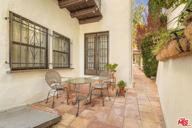 3359 Primera Drive, Los Angeles, CA 90068