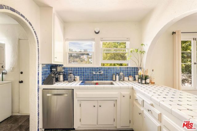 3359 Primera Drive, Los Angeles, CA 90068