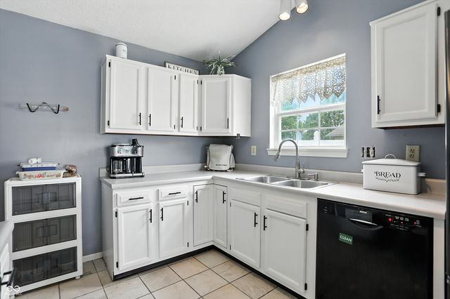 435 Driftwood Court, Franklin, IN 46131