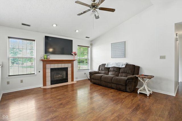 435 Driftwood Court, Franklin, IN 46131