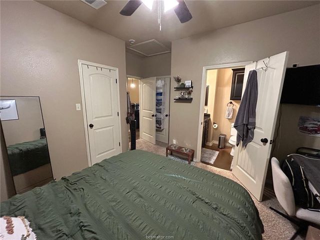 3332 Travis Cole, College Station, TX 77845