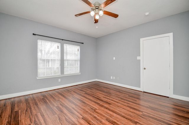 11924 Prior Park Dr, Houston, TX 77047