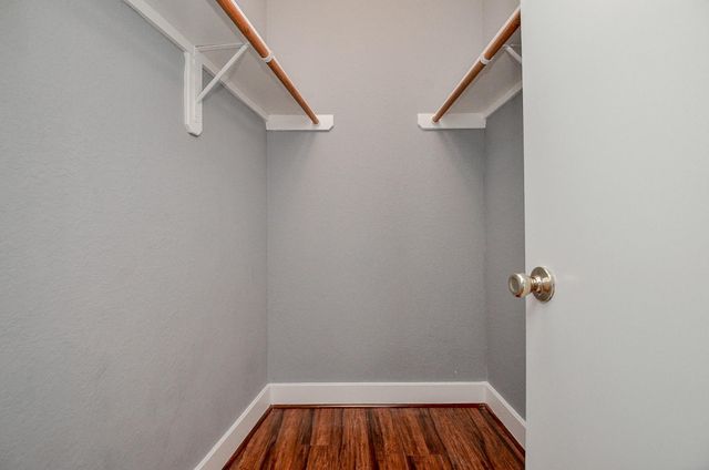 11924 Prior Park Dr, Houston, TX 77047