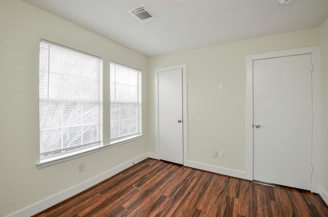 11924 Prior Park Dr, Houston, TX 77047