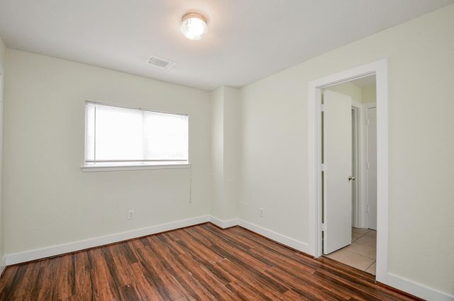 11924 Prior Park Dr, Houston, TX 77047