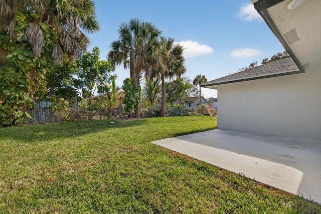 706 Dundas Court, Fort Pierce, FL 34950