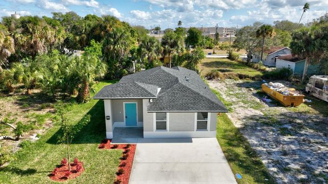 706 Dundas Court, Fort Pierce, FL 34950