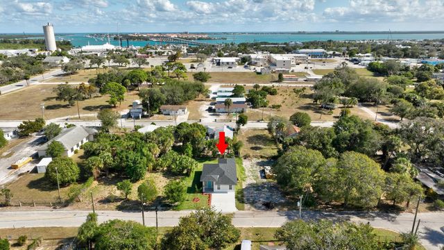 706 Dundas Court, Fort Pierce, FL 34950