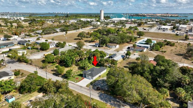 706 Dundas Court, Fort Pierce, FL 34950