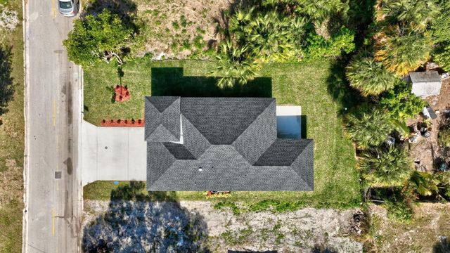 706 Dundas Court, Fort Pierce, FL 34950