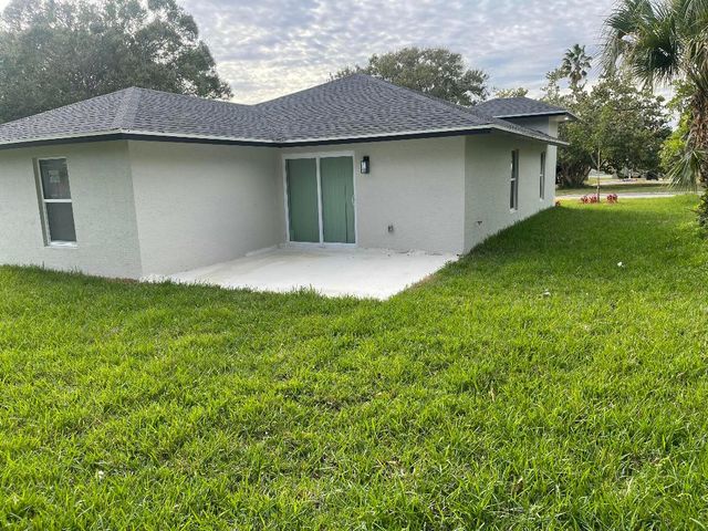 706 Dundas Court, Fort Pierce, FL 34950