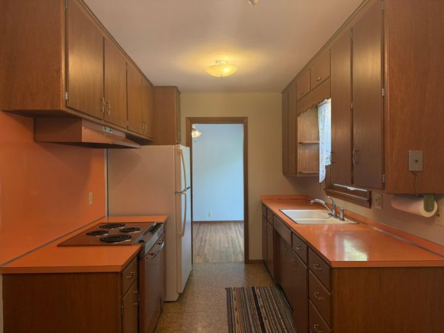 1420 Highland Place, Faribault, MN 55021