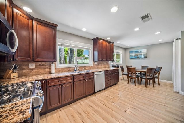 9509 Jellico Avenue, Northridge, CA 91325