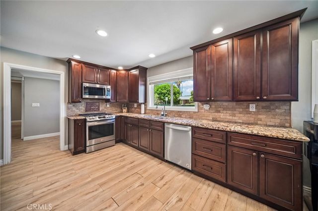 9509 Jellico Avenue, Northridge, CA 91325