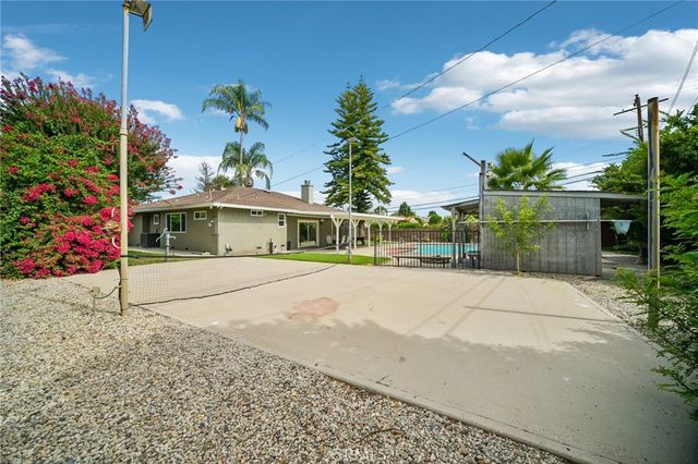 9509 Jellico Avenue, Northridge, CA 91325