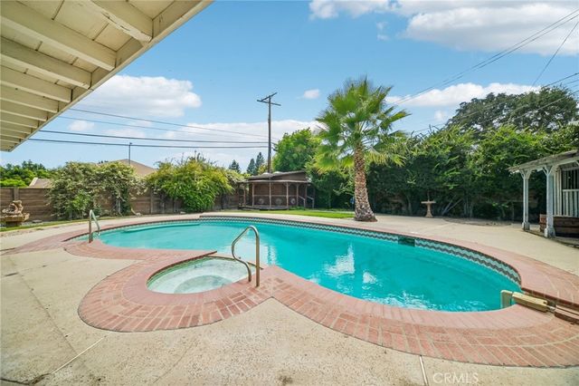 9509 Jellico Avenue, Northridge, CA 91325