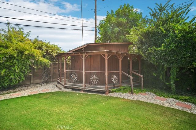 9509 Jellico Avenue, Northridge, CA 91325