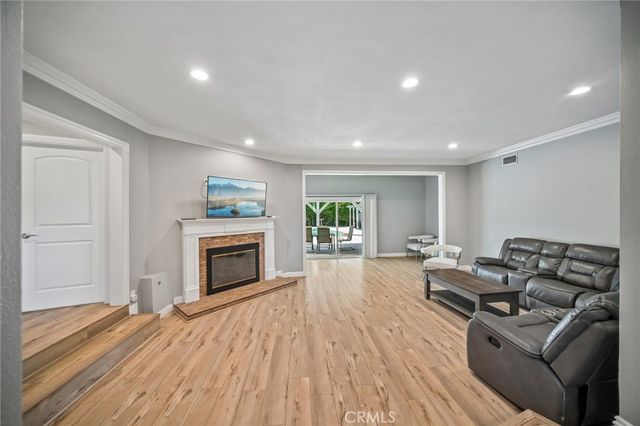 9509 Jellico Avenue, Northridge, CA 91325