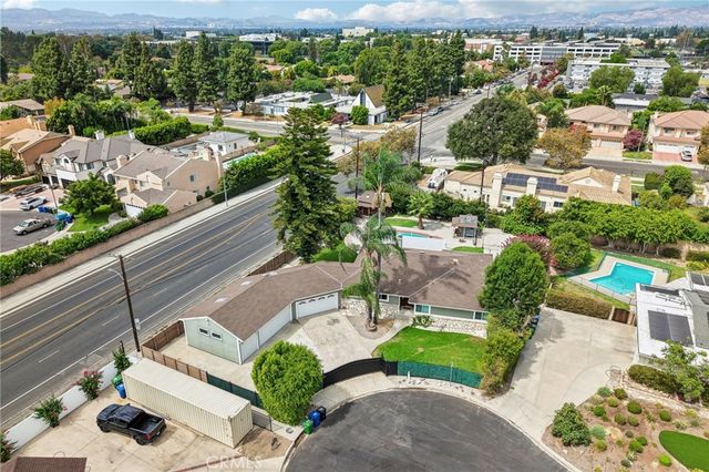 9509 Jellico Avenue, Northridge, CA 91325