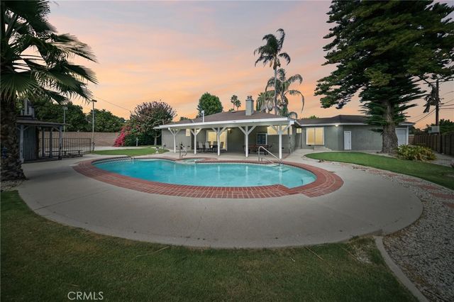 9509 Jellico Avenue, Northridge, CA 91325