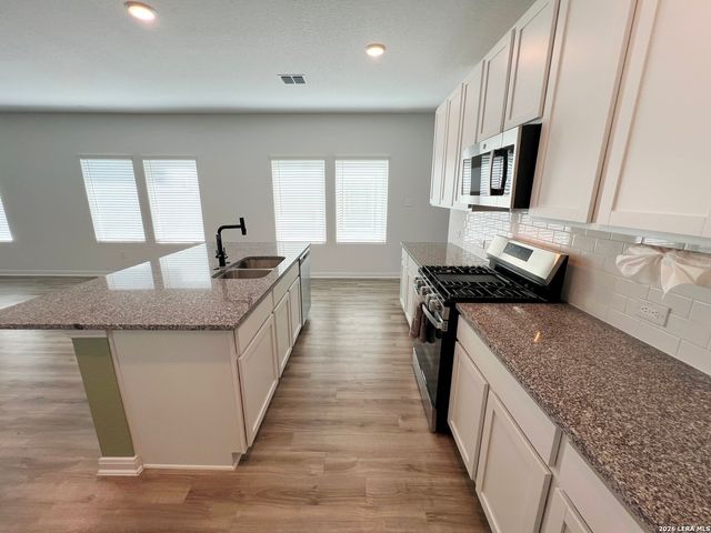 6614 Cibolo Springs, Converse, TX 78109