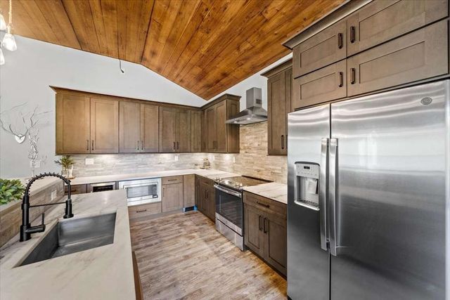 34 Mountain View Road, Winhall, VT 05340