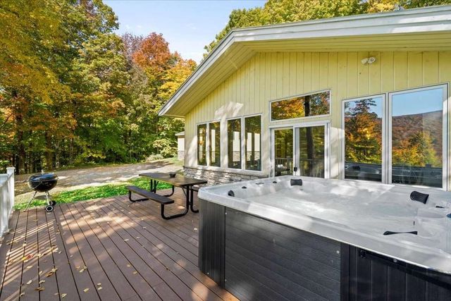 34 Mountain View Road, Winhall, VT 05340