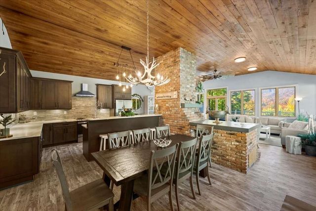 34 Mountain View Road, Winhall, VT 05340
