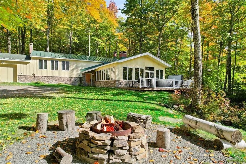 34 Mountain View Road, Winhall, VT 05340