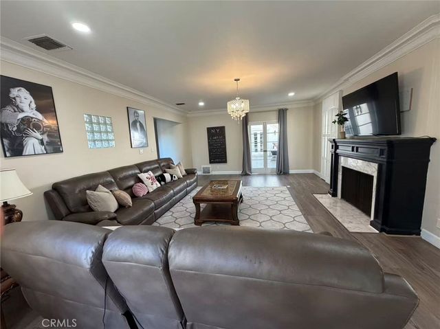 113 N Doheny, Beverly Hills, CA 90211