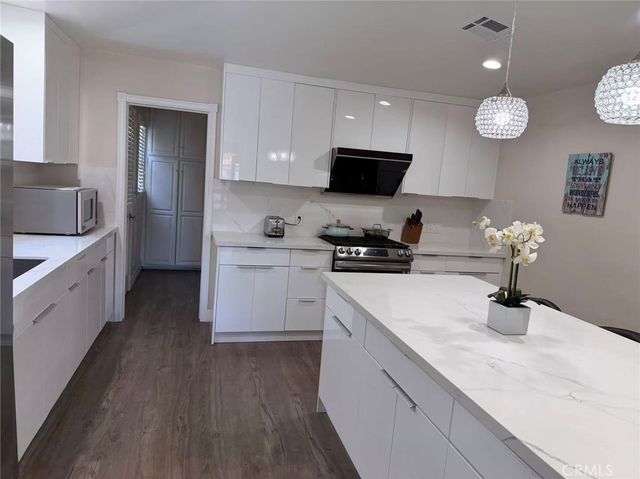 113 N Doheny, Beverly Hills, CA 90211