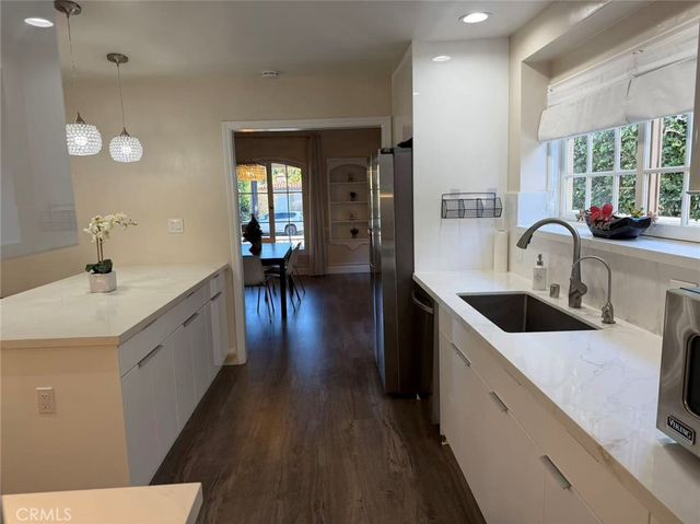 113 N Doheny, Beverly Hills, CA 90211