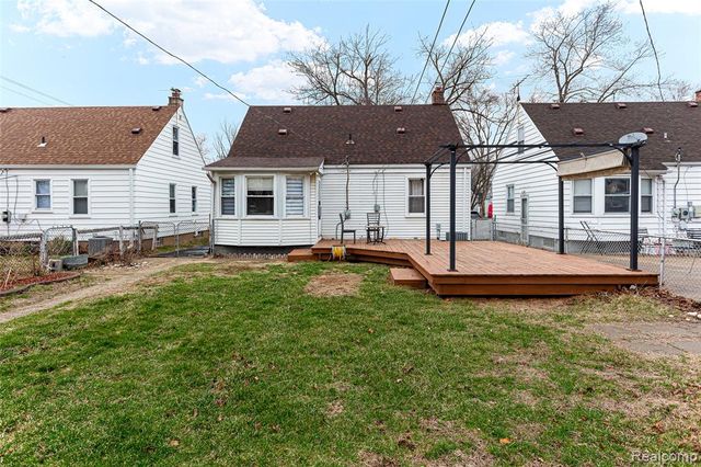 25529 Stanford Street, Dearborn Heights, MI 48125