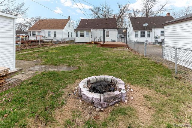 25529 Stanford Street, Dearborn Heights, MI 48125